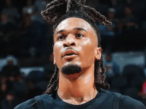 NBA常规赛，马刺主场120-125不敌勇士。
全场比赛，马刺后卫斯蒂芬-卡斯尔