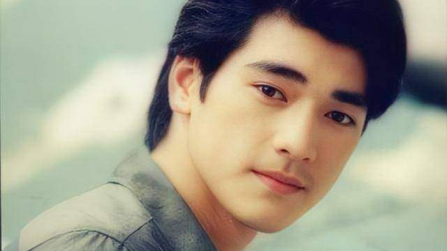 鼻梁塑俊颜：侧颜决胜负！杨洋、王一博等男星的“面部顶梁柱”