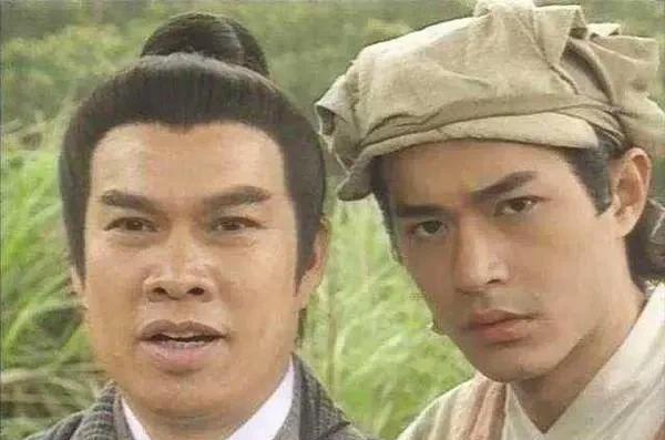 杨过能打过郭靖吗？
答案是打不过，因为郭靖是金庸最爱
杨过最厉害的是黯然销魂掌，