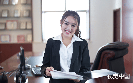 摊牌了，我在公司团建里下了毒