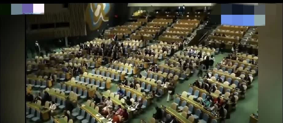把内塔尼亚胡气的不轻，在联合国大会上轮到他演讲的时候，下面的人都陆陆续续离开，内