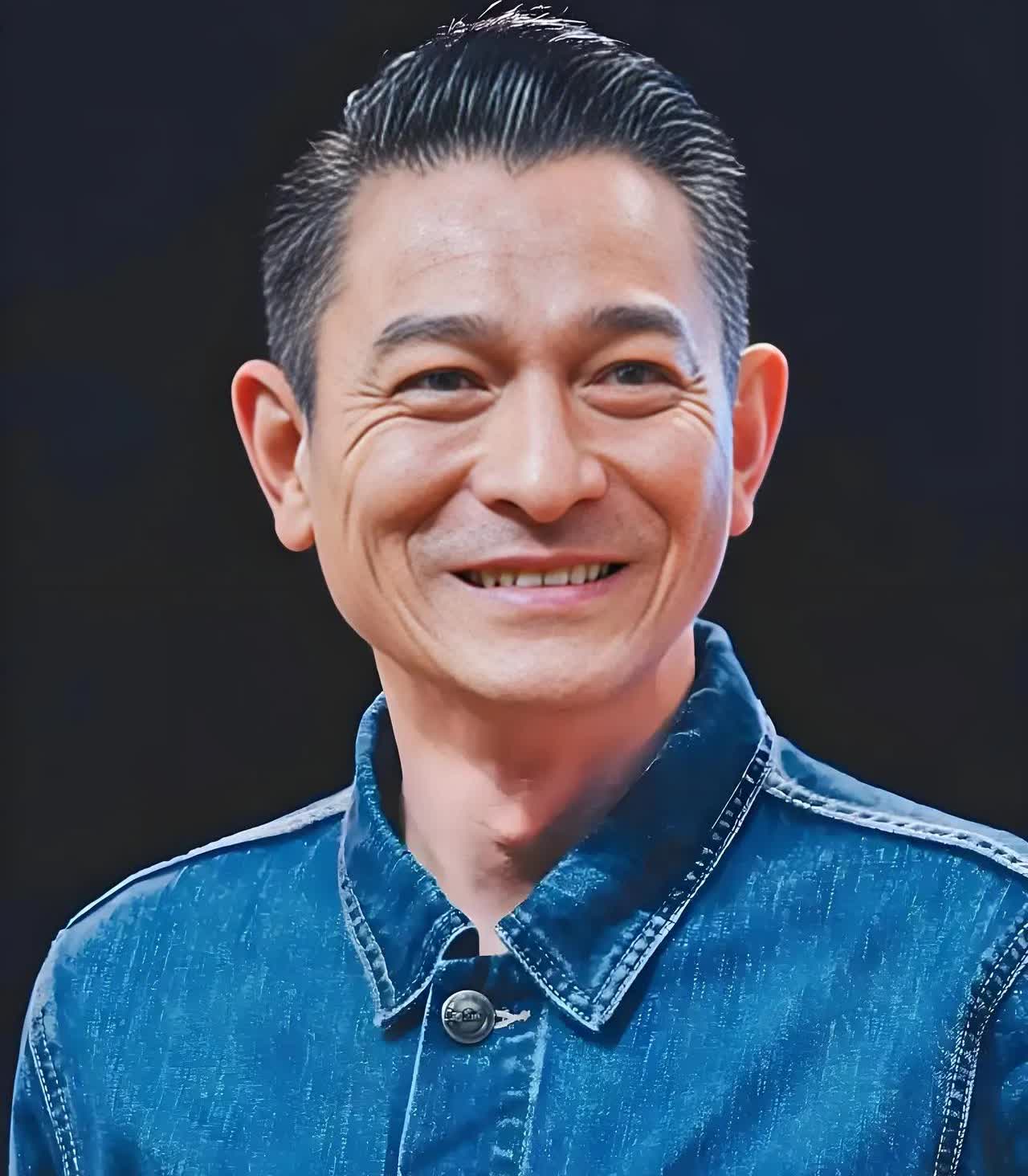 最近在网上看到一篇短文
有人提出如果女儿​嫁给刘德华
​还需要给他们付彩礼吗