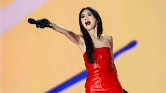Ella 巡演官宣炸出 S.H.E 合体！Hebe 吐槽 “馊主意”，粉丝：这互动看不够