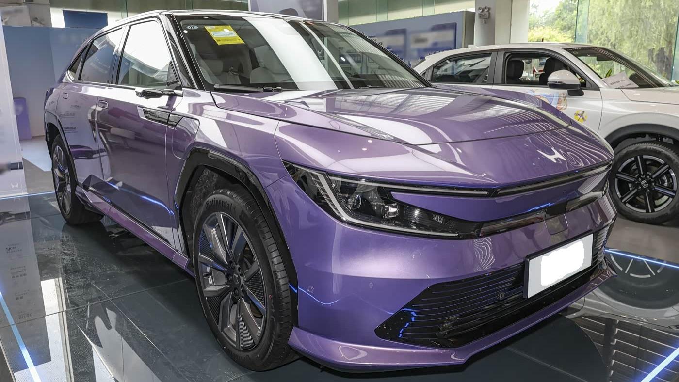 本田中型SUV 售价不足20万起，外观动感，配电子后视镜+双电机四驱