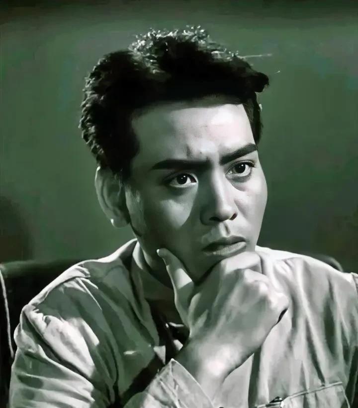 原来老艺术家已去世17年。他和于洋是长影厂的老同事，曾被誉为“公安专业户”。他有