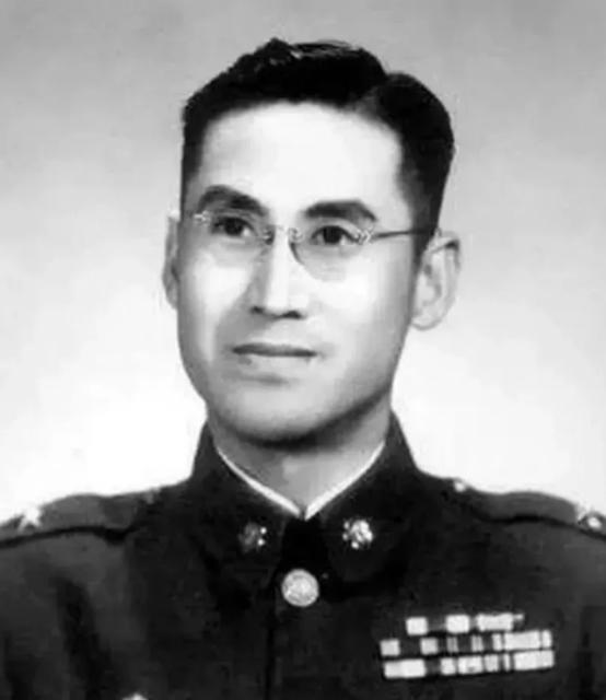 1947年，一名中共地下党员叛变，主动向中统特务长官自首，承认自己的身份并提供了