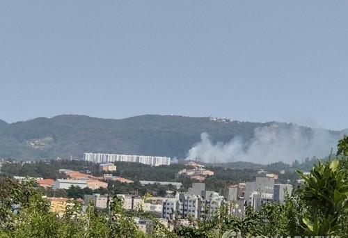 韩联社消息，当地时间下午一点52分，韩国海军一架飞机在庆尚北道浦项市南区东海面的