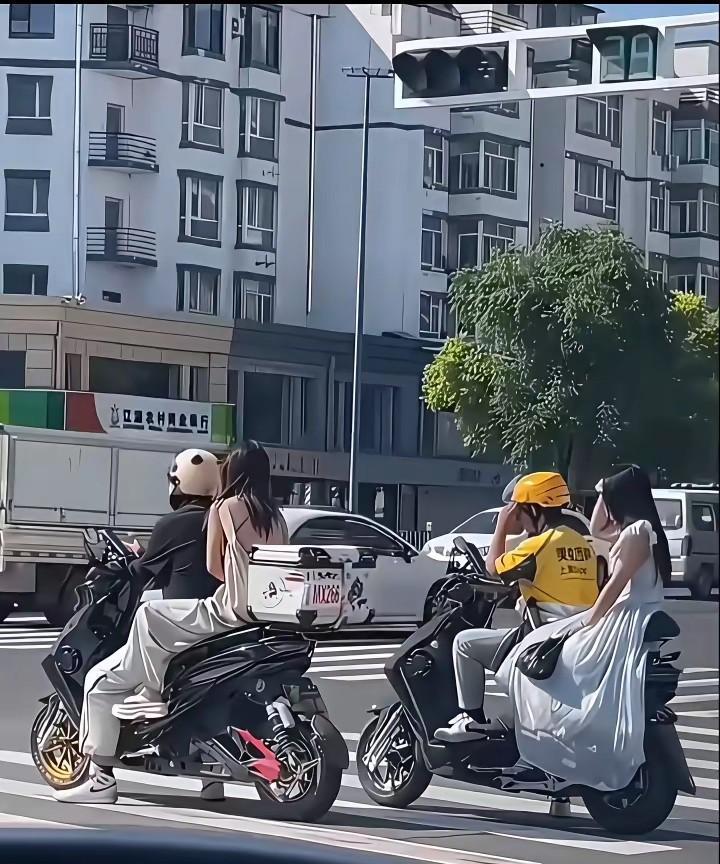 这个国庆回了一趟老家，
发现十里八村很多结婚办酒席的，
这可是很多年都没有过的现
