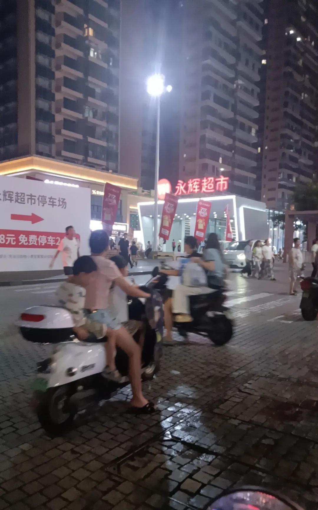 感觉现在找什么工作都要证，什么工作别人都问你会不会直播
我经常看兼职群和找工作的