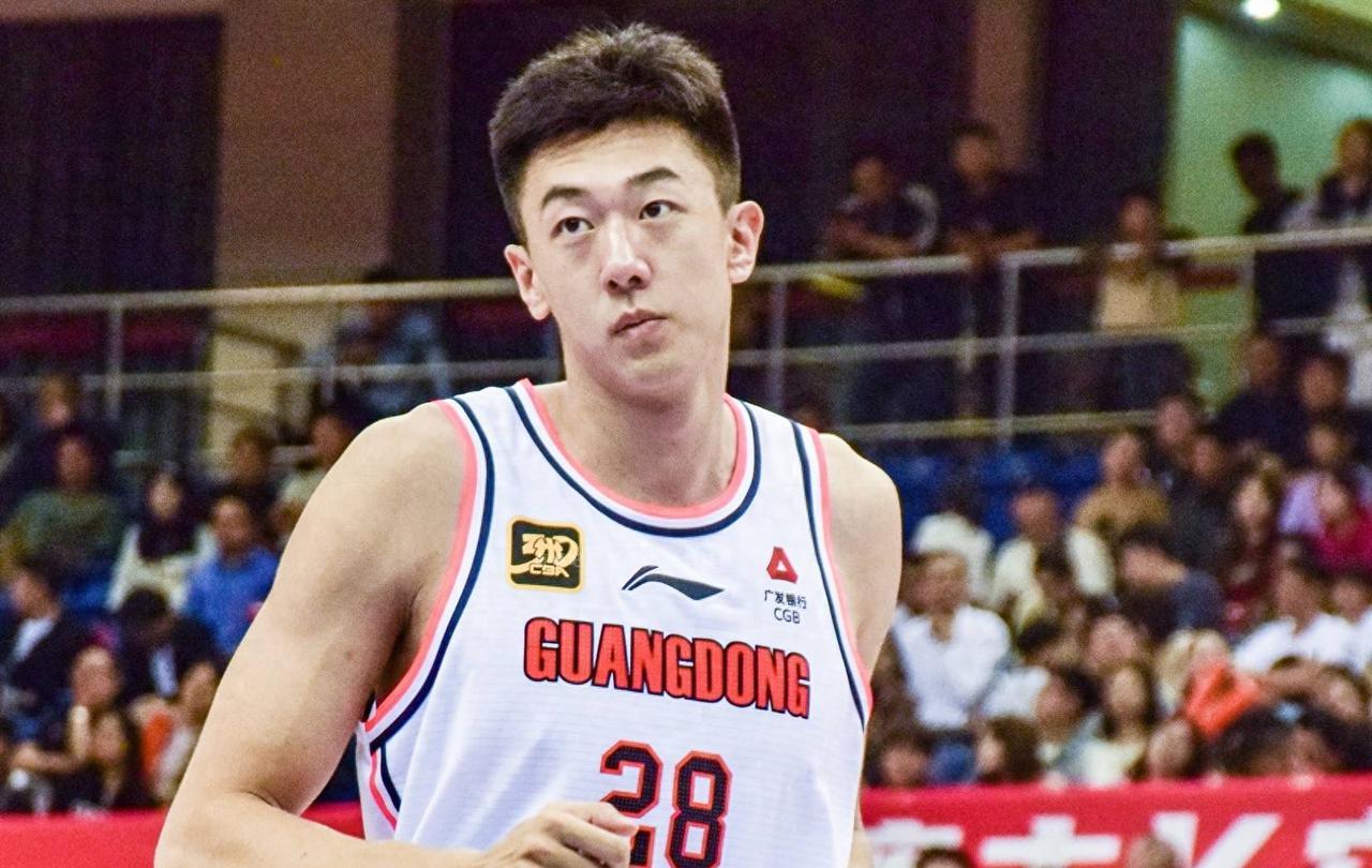 许利民盼来援兵！
今天早上，王少杰向球迷们透露：他将暂时离开广东男篮，接下来会跟