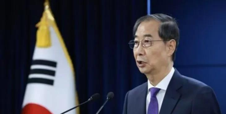 韩国务总理宣布辞职！就在5月1日，代行总统职权的国务总理韩德洙发表国民谈话，直接