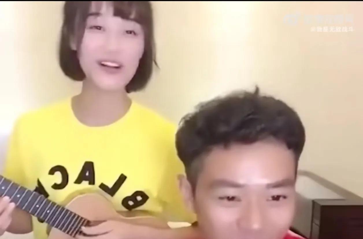 #曝曹骏新恋情#
曹骏带女生出门吃饭看病路上先是手挽手又是牵手，上车前给女生开门