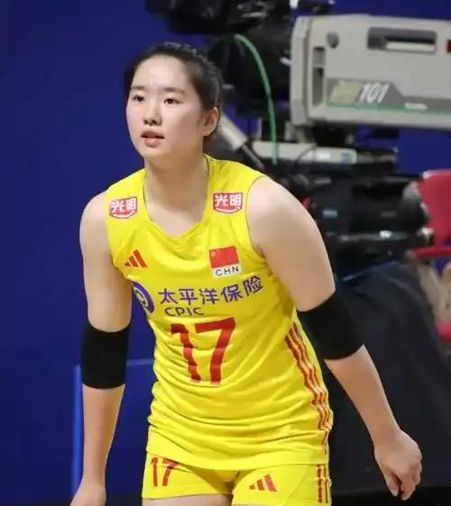 倪非凡是鸡肋自由人吗？
    女排世联赛北京站，中国女排打了四场比赛，中生代自