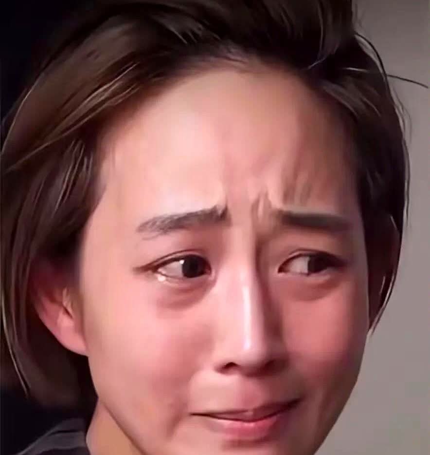 现在全网最郁闷最伤心的人

肯定是张钧甯了

炒股亏掉800万确实让人心