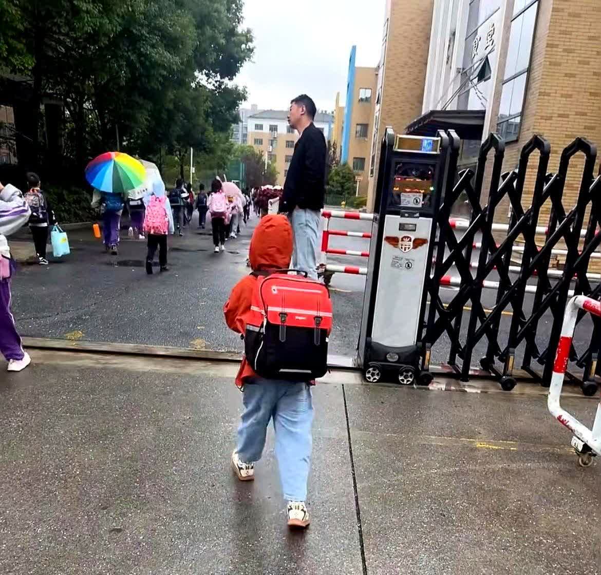 这个熊孩子可算是彻底栽了！

瑞安事件没过去多久，报应就来得又快又猛。

