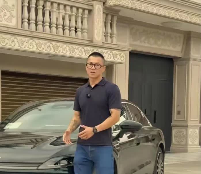 现在所有车评人应该都恨透了小米，因为小米彻底颠覆了车评人这个行业，原来车企在车评