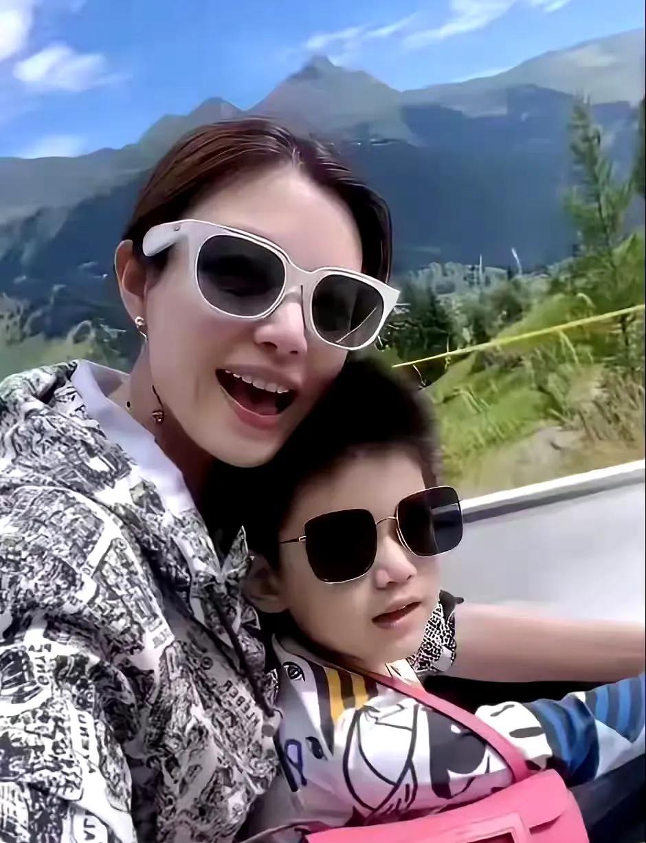 陈晓和陈妍希离婚了，孩子的抚养权不用争
其实不用猜，8岁的小星星的抚养权肯定是归
