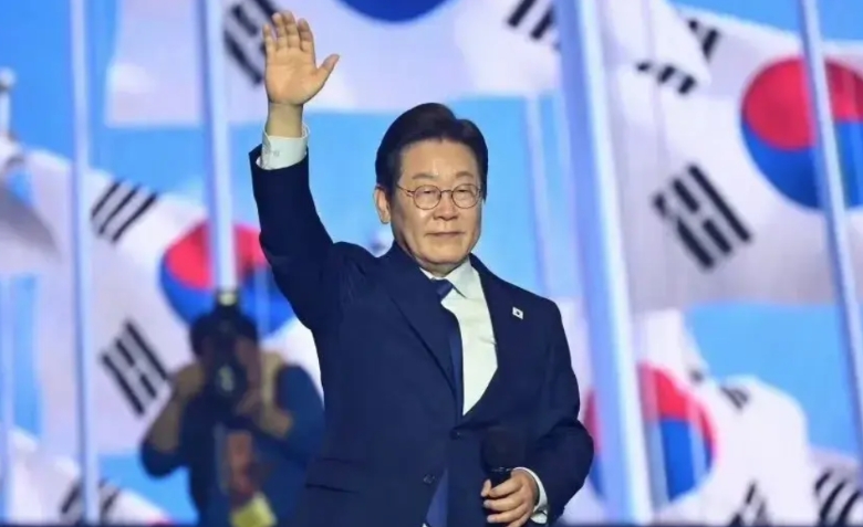 韩国最高法院是以10比2的投票结果裁定李在明违反选举法

大法院判定李在明部分发