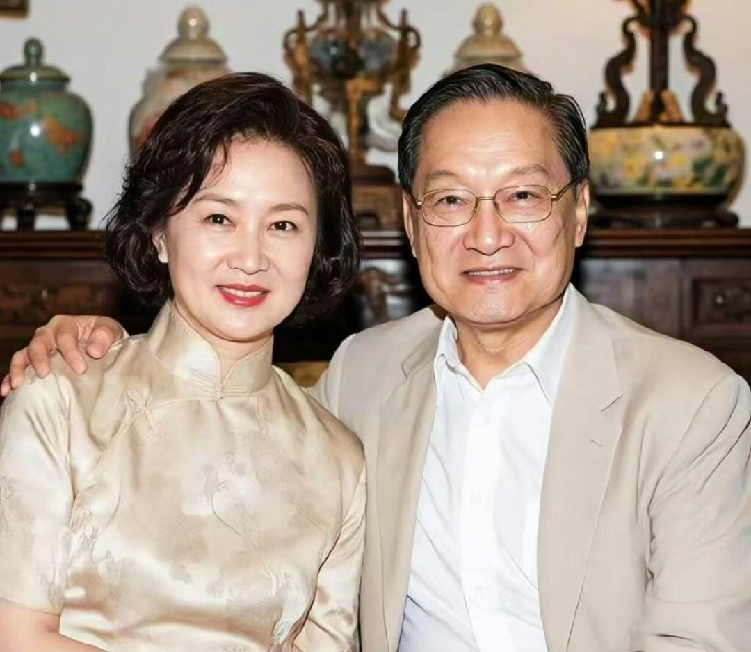 80后的青春，金庸与琼瑶是绕不开的两座大山。金庸笔下，江湖快意恩仇，郭靖的侠之大