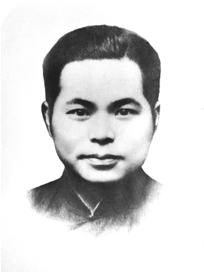 1946年，国军少将趁着夜色，闯进了一个地下党员家里，他用枪顶着地下党员的脑袋，
