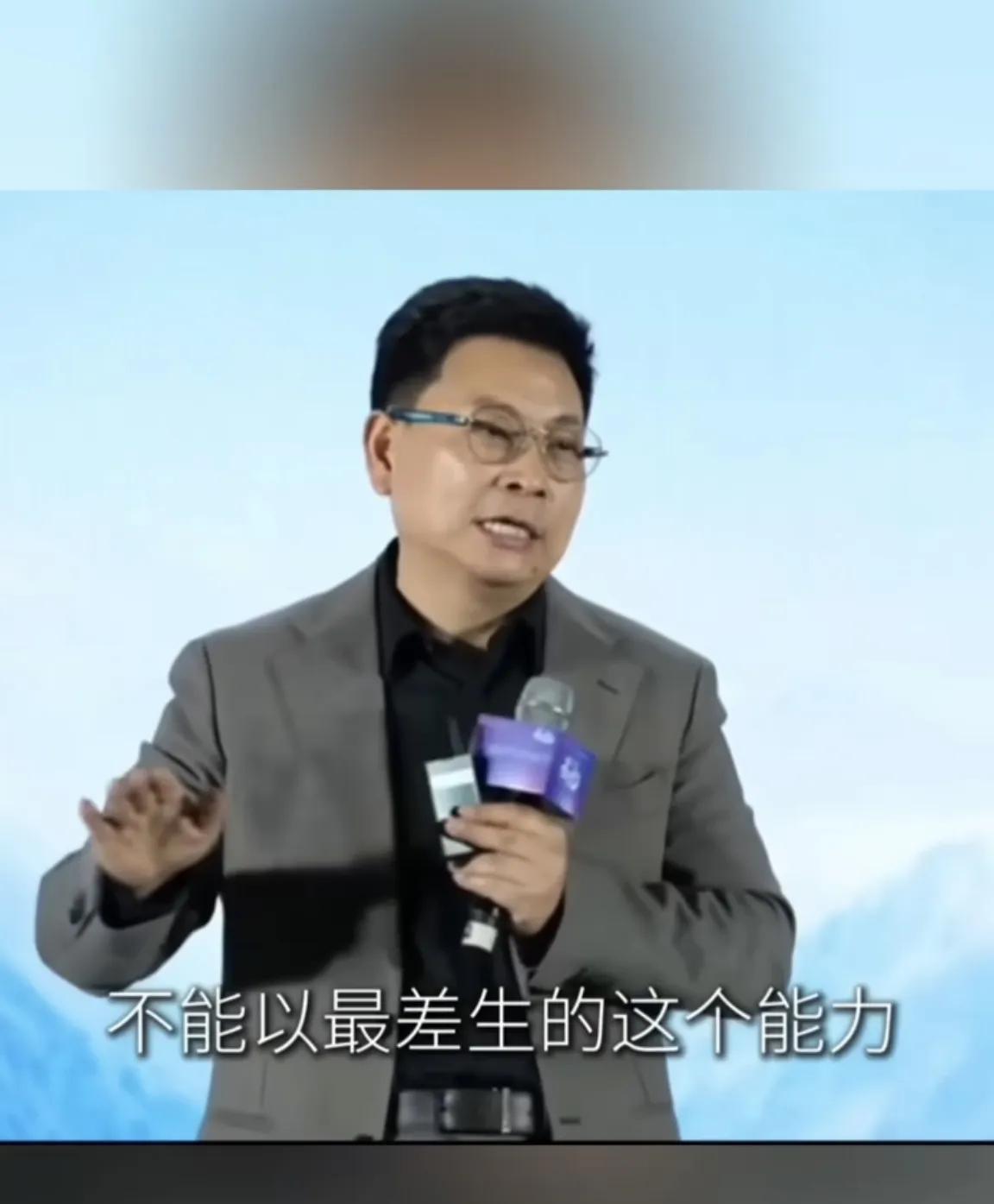 明年将是新能源汽车企业的一个关键年，因为新的标准会一一到来。风暴过后海浪褪去，谁