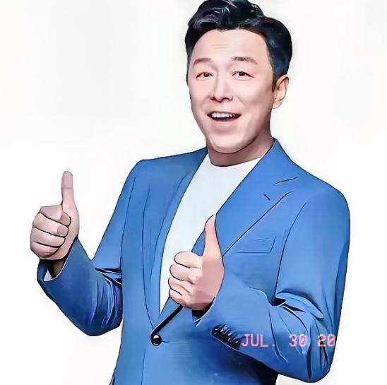 黄渤这次分账模式玩得够狠。

他太清楚陈佩斯父子的处境了。五亿票房对别人是目标，