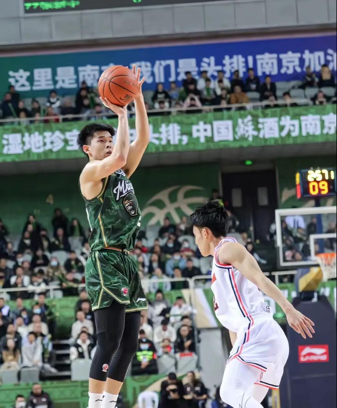 观众鼓掌，同曦全队虽败犹荣，昂首离开季后赛
今天CBA季后赛同曦主场迎战新疆，同
