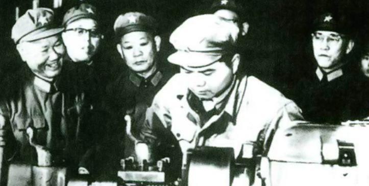 67年毛泽东和杨成武散步，闲聊中问：你知道陈再道现在在哪里吗
“7月22日凌晨四