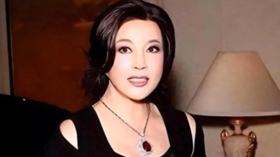 刘晓庆正面回应绯闻：坚守底线，不乱来