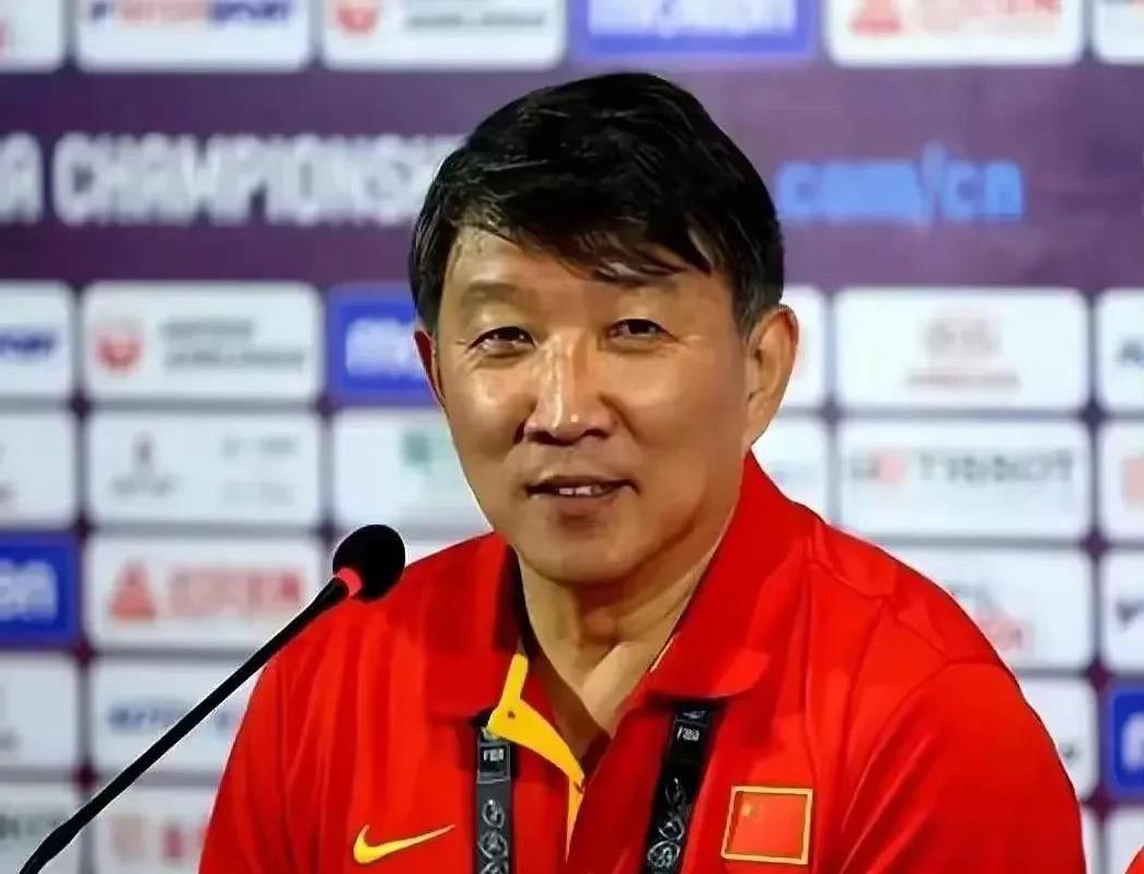 宫鲁鸣也是条汉子。不以成败和成绩为目标。以他自己的标准选择队员，他需要承受更大压