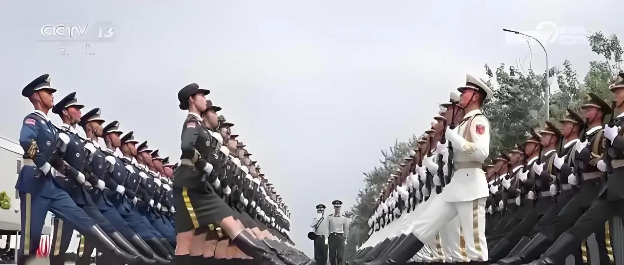 “为什么世界讨厌中国”？
这个说法不正确，准确的说世界并不讨厌中国，而是美西方讨