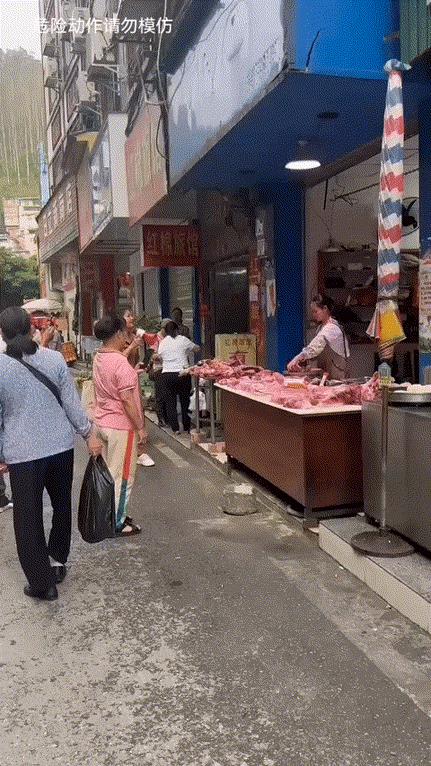 现在这社会压力大，戾气重的很出门不要赌气！不要都忘了高密那事……