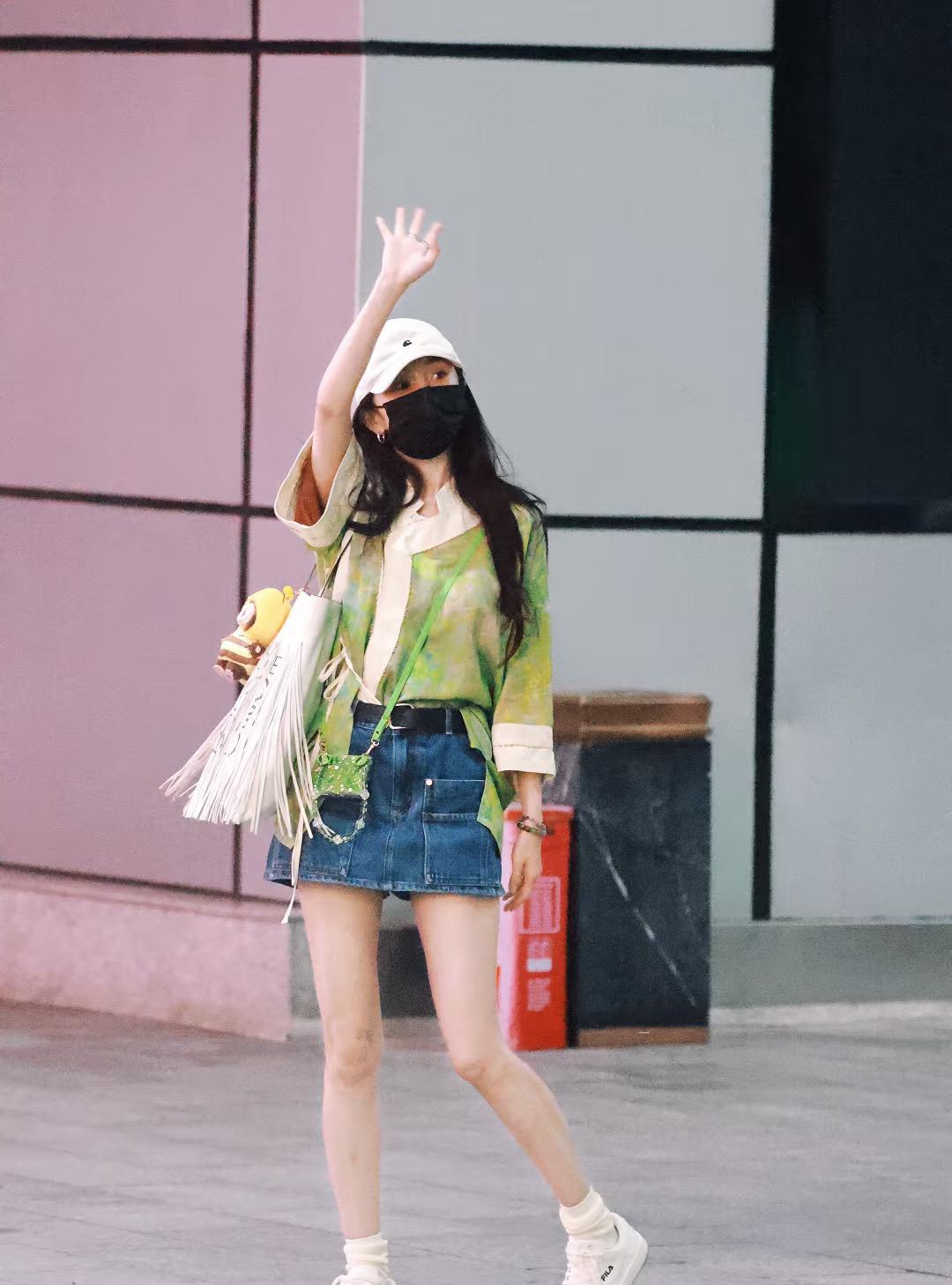 杨幂 最新密室大逃脱美照～