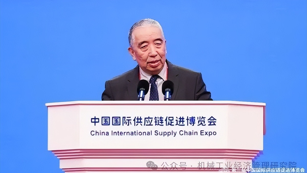 徐东华院长应邀出席第三届中国国际供应链促进博览会开幕式并在先进制造主题活动中作主旨报告