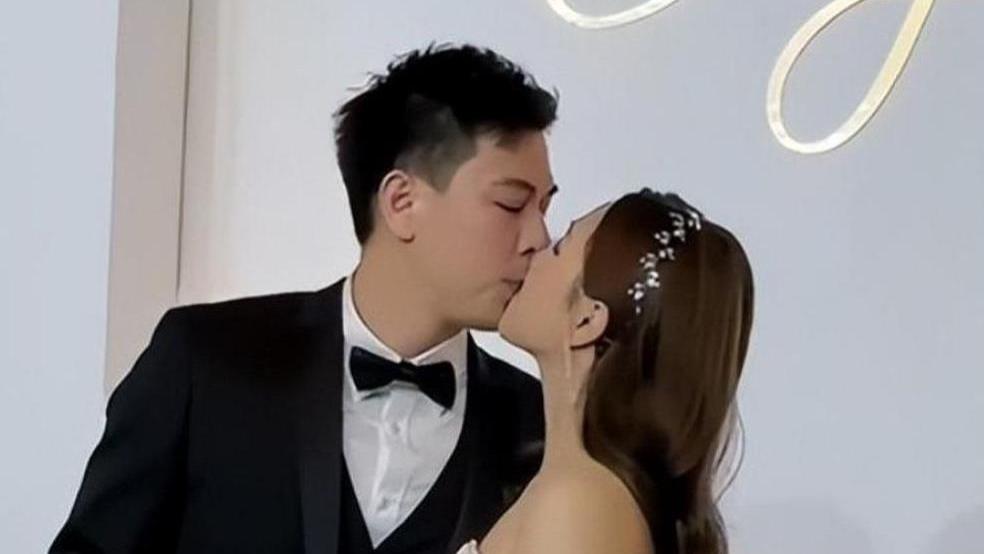 王祖蓝王祖红兄妹情深，送豪宅哭成泪人