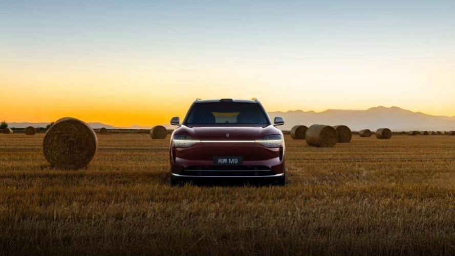 累计交付超25万辆！问界M9树50万元级豪华车价值标杆