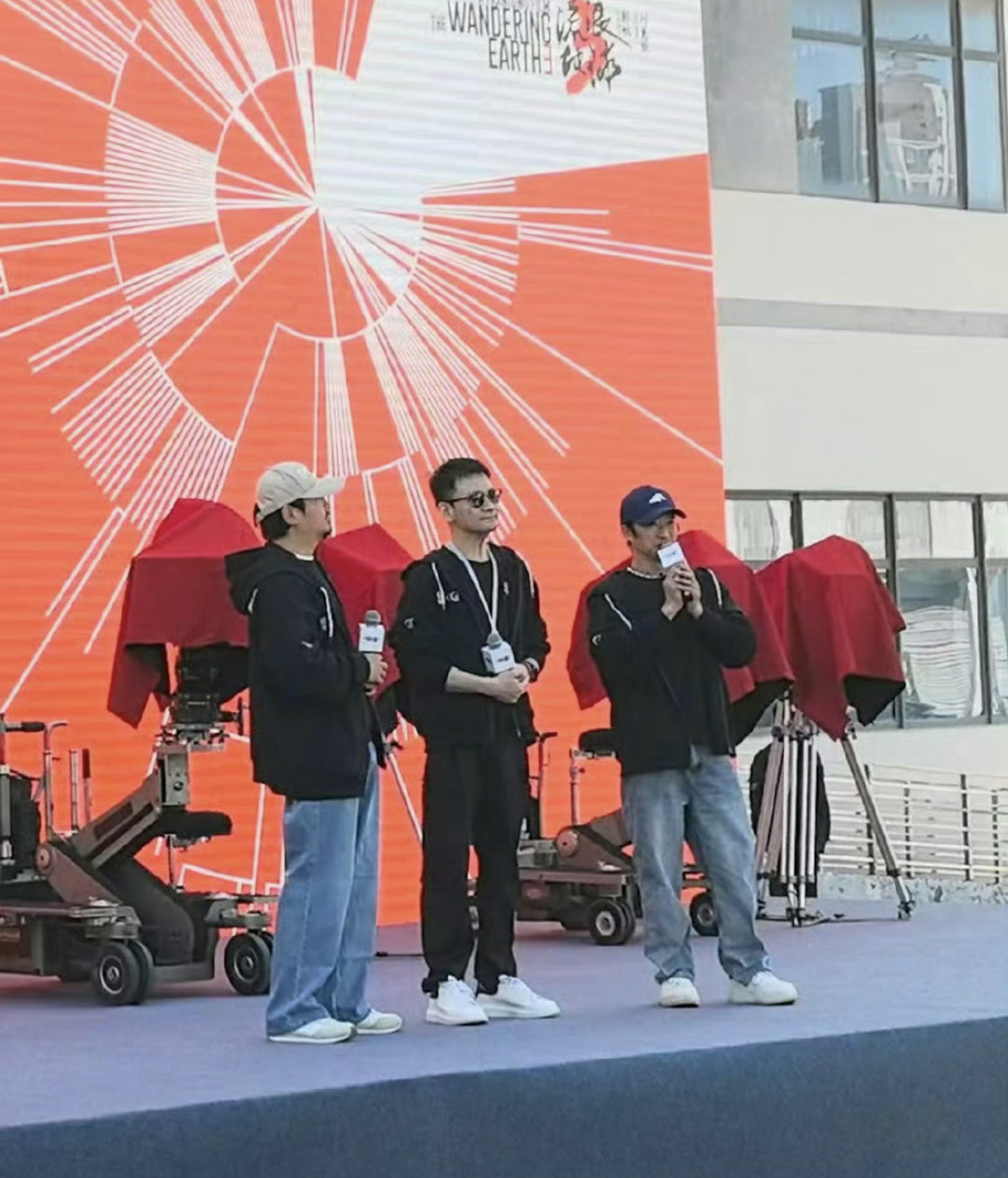 《流浪地球3》开机沈腾加盟，剧情走向喜剧？