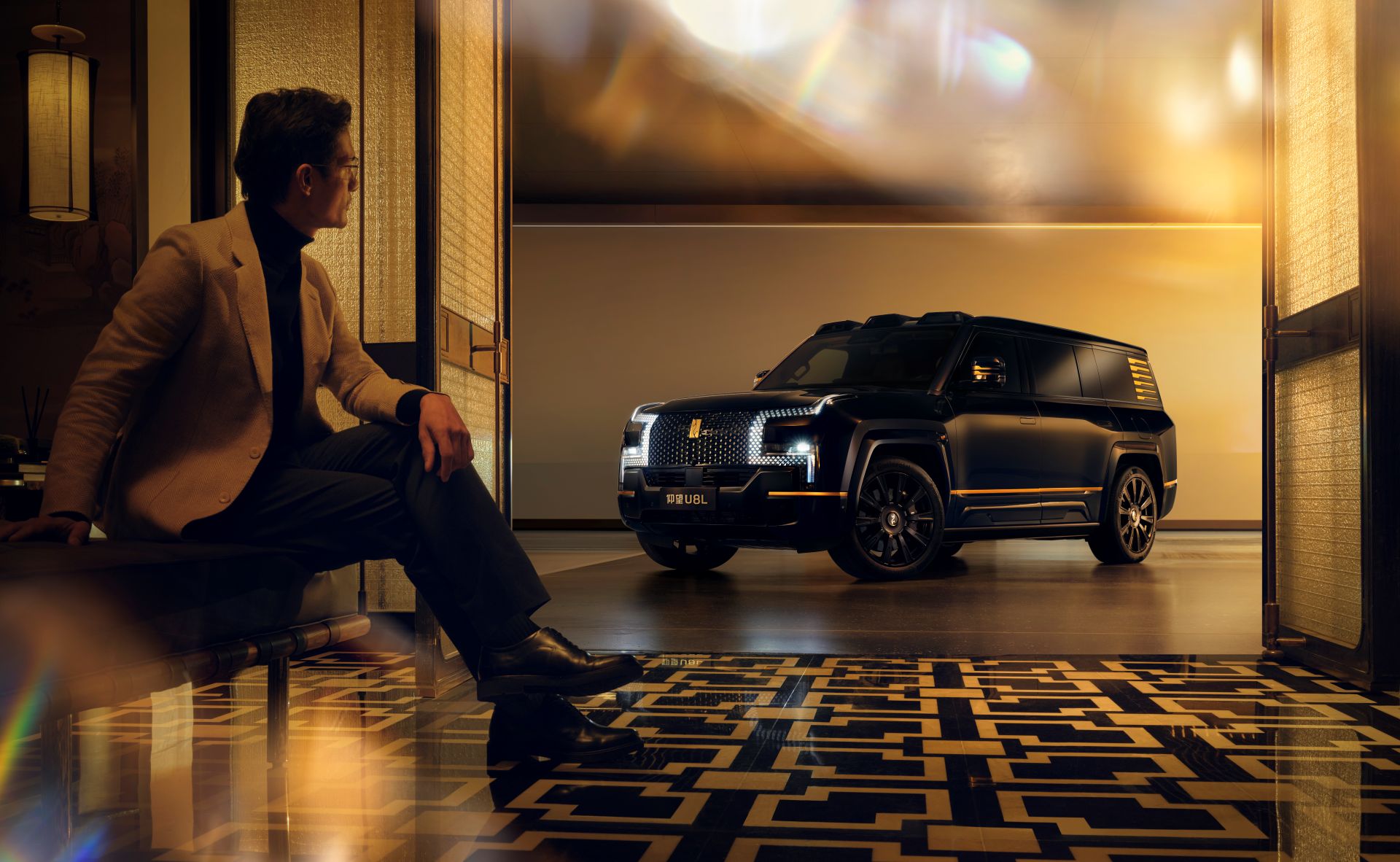 9月12号仰望U8L鼎世版上市了，起步价128万，看着不便宜但真的是豪华和实用都