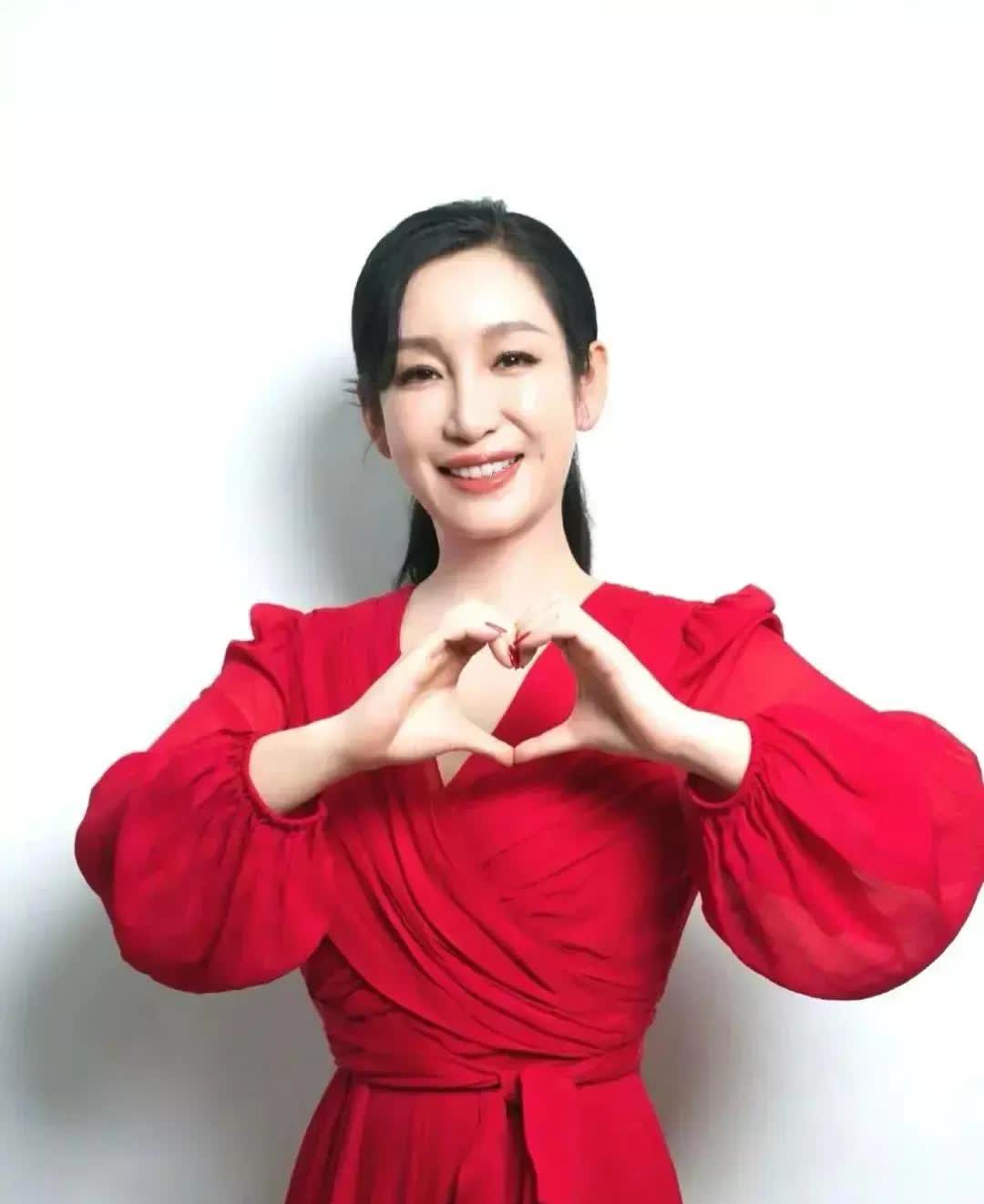 演员秦海璐的家庭成员


父母

• 父亲：秦洪昌，1949年出生，今