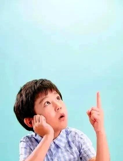 一位班主任的大实话：长大后没本事的孩子，都有这10个坏毛病
就拿书包来说吧，有的