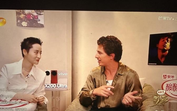 断眉这回真上位了，没悬念。单依纯今晚选的歌有点儿不对味儿，慢歌太挑人，一唱就露怯