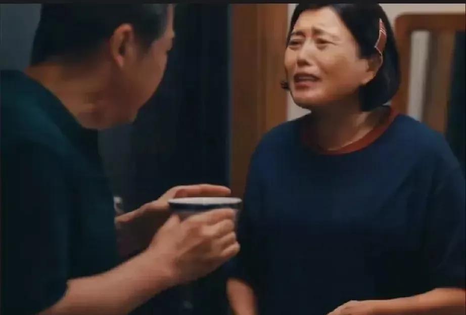 《我的后半生》笑不活了，吕大妈为了得到沈教授，她给他下药了，沈卓然直呼70岁不行