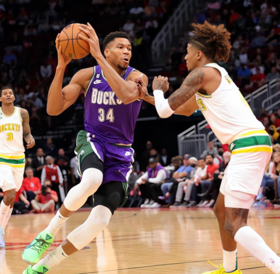 欧锦赛上，字母哥这待遇绝了，都比不上一个普通NBA球员。

字母哥打出了统治级别