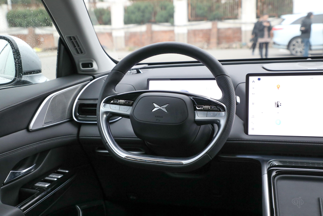 必须夸一夸小鹏的方向盘和座椅
要说新势力中哪款车的座椅和方向盘质感最好，手感最棒