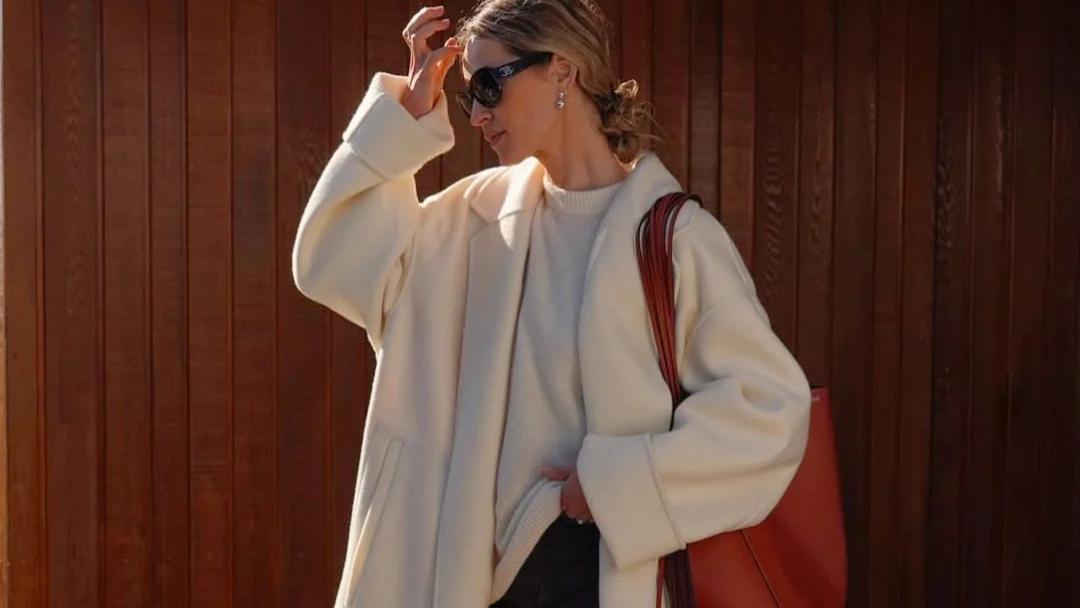 今年秋冬流行穿“长长长”大衣，配阔腿裤超好看！