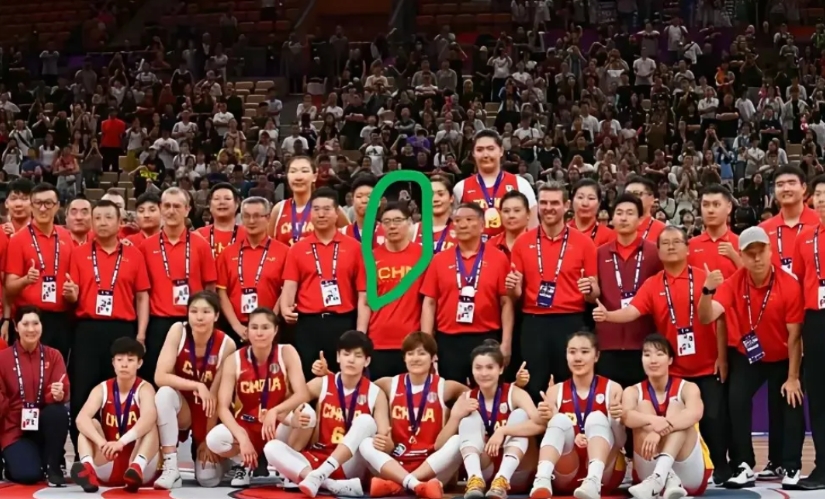 大胆预测！中国女篮(今晚/明晚)热身赛先发五虎阵容:

1.控卫--李缘

2.