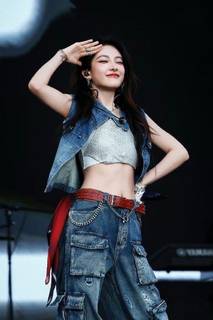 喻言你都往空气里加了啥啊！舞台杀伤力真的绝到没边！