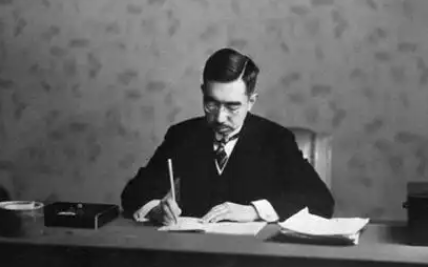 当年日本并不是“无条件投降”，提出3个无耻条件，美国统统满足，完全侵害了中国利益！这个仇我们记住了…