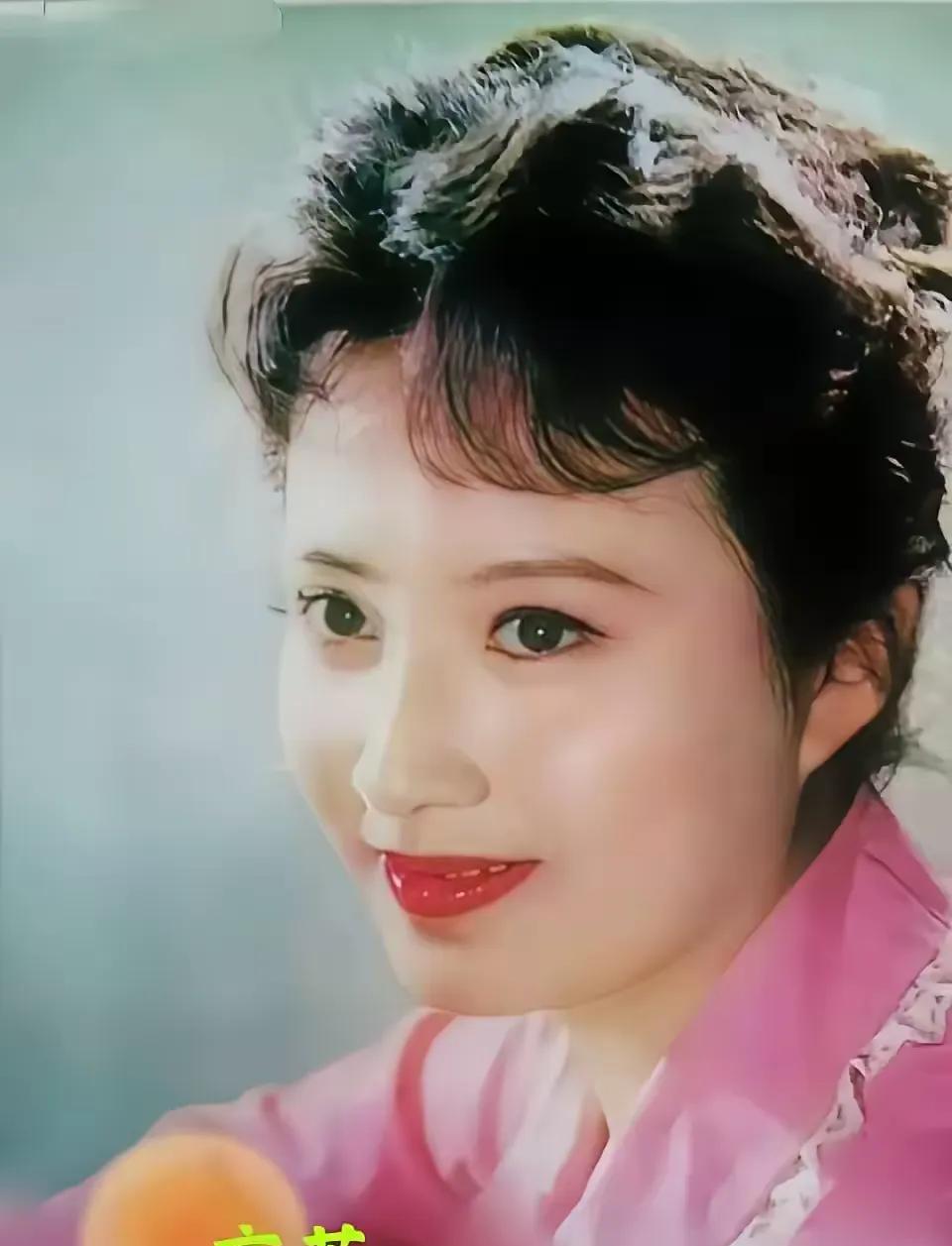 上个世纪80年代当红女明星，资深美女她的作品在当时红遍大江南北。50后的老人都记