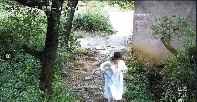 女孩“逃票”入景区坠亡，家属领4万补偿又上法庭索赔95万，被告景区无责？法院判了